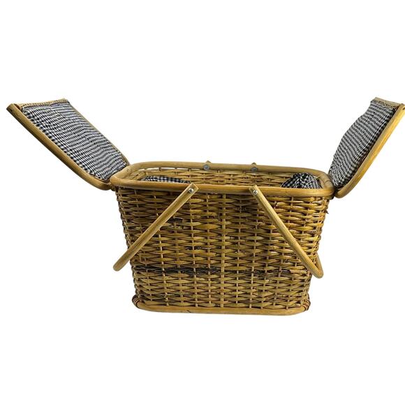 Wicker Vintage Picnic Basket Lined with Double Handles - Picture 14 of 14